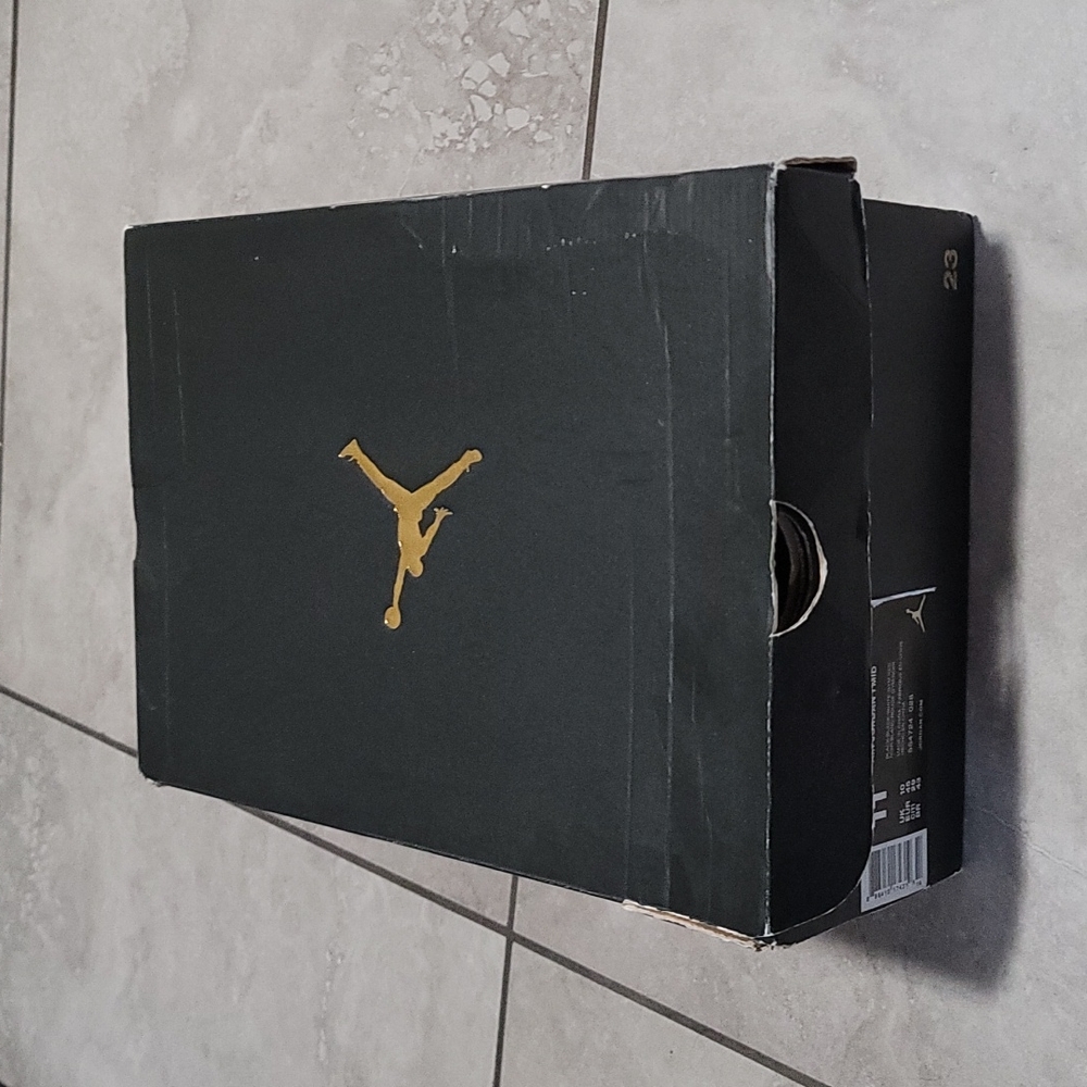 Air Jordan 1 MID